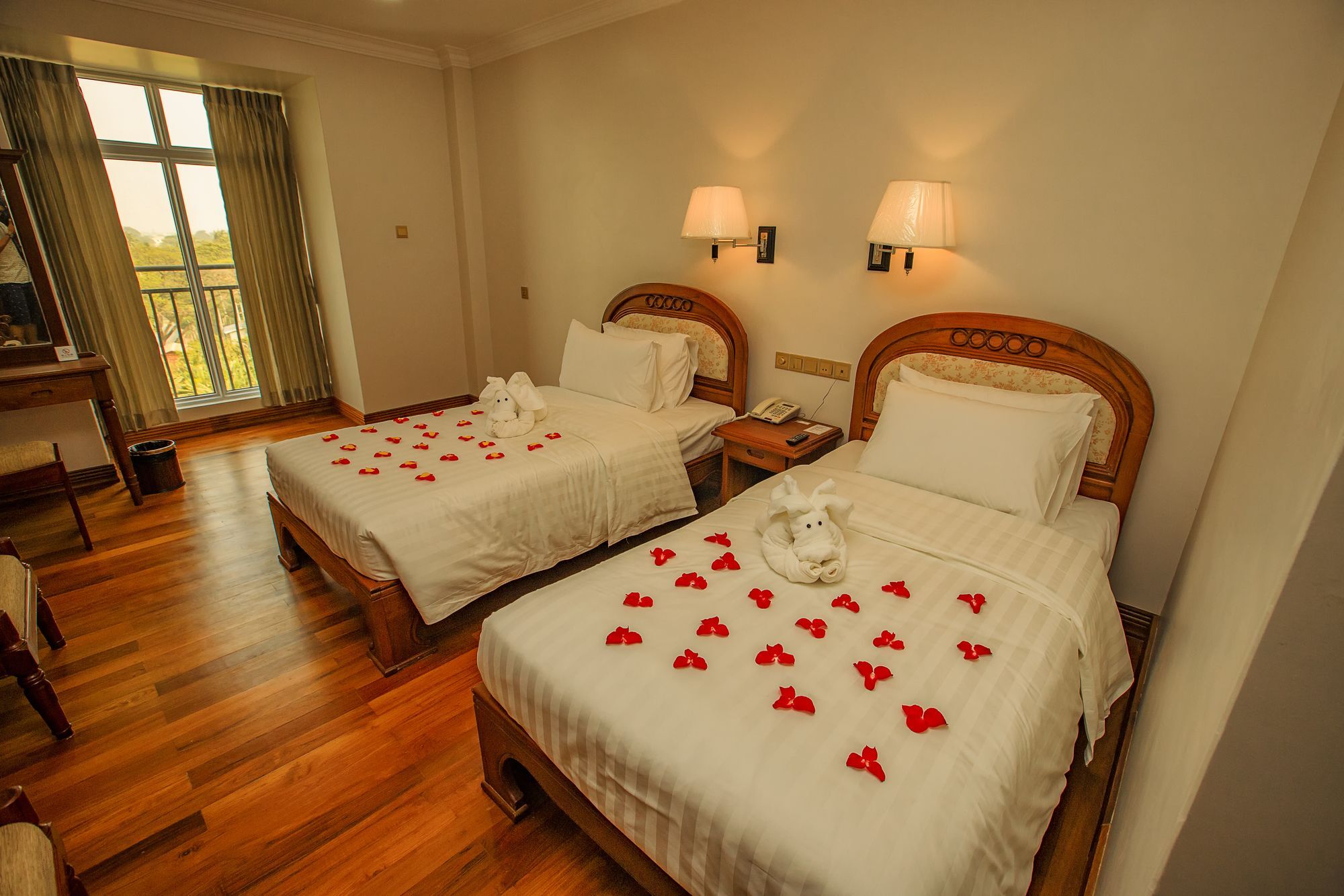 Mandalay Lodge Hotel ภายนอก รูปภาพ